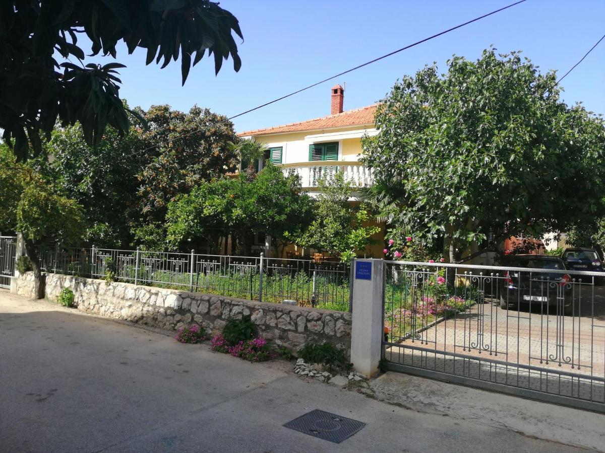 Apartmani Milka Pakostane Exterior photo
